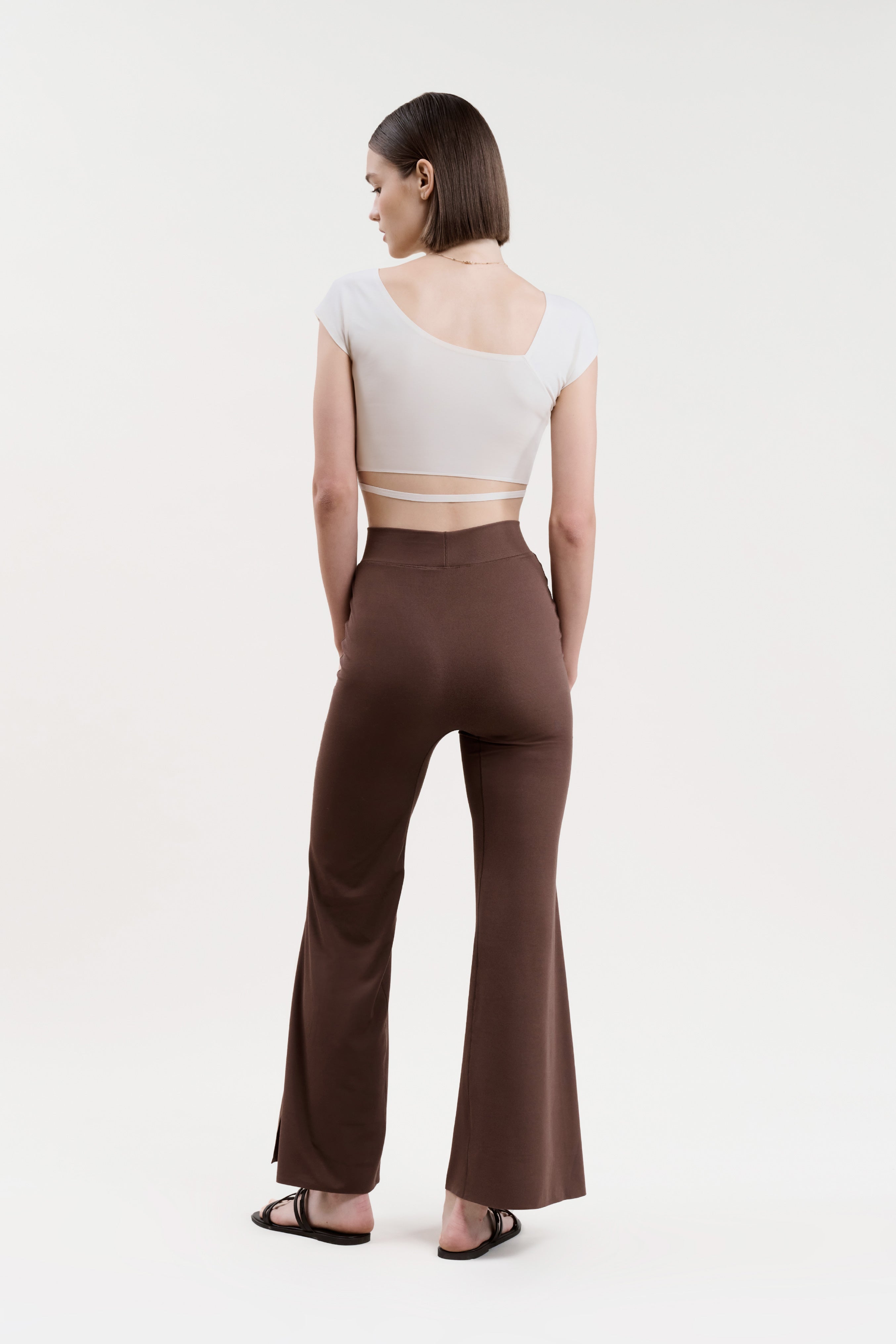 HUNDR. Fitted Cropped Top