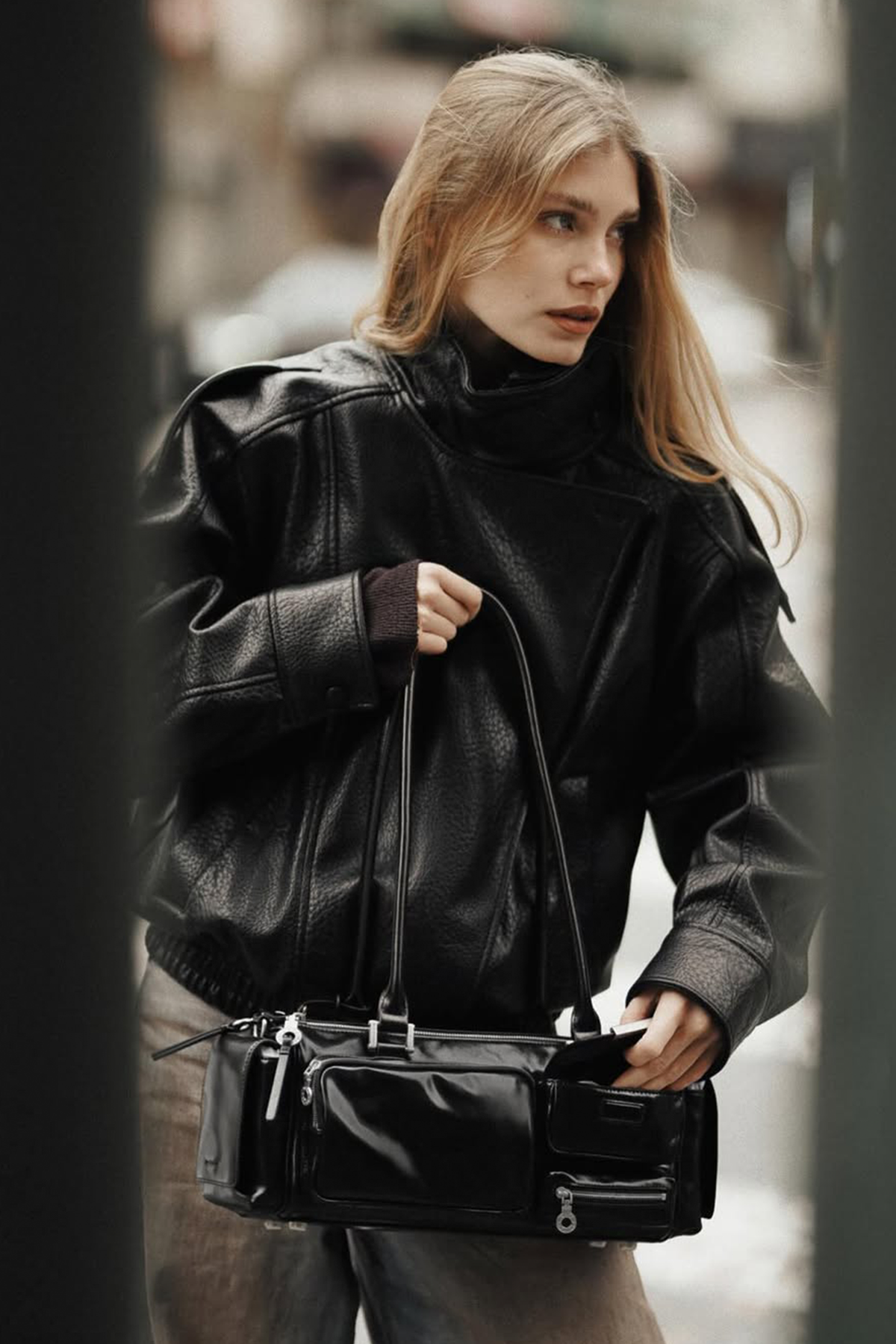 AEST STUDIOS Capture Multipocket Bag - Black