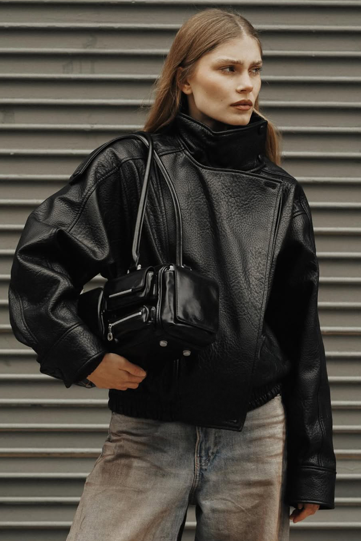 AEST STUDIOS Capture Multipocket Bag - Black