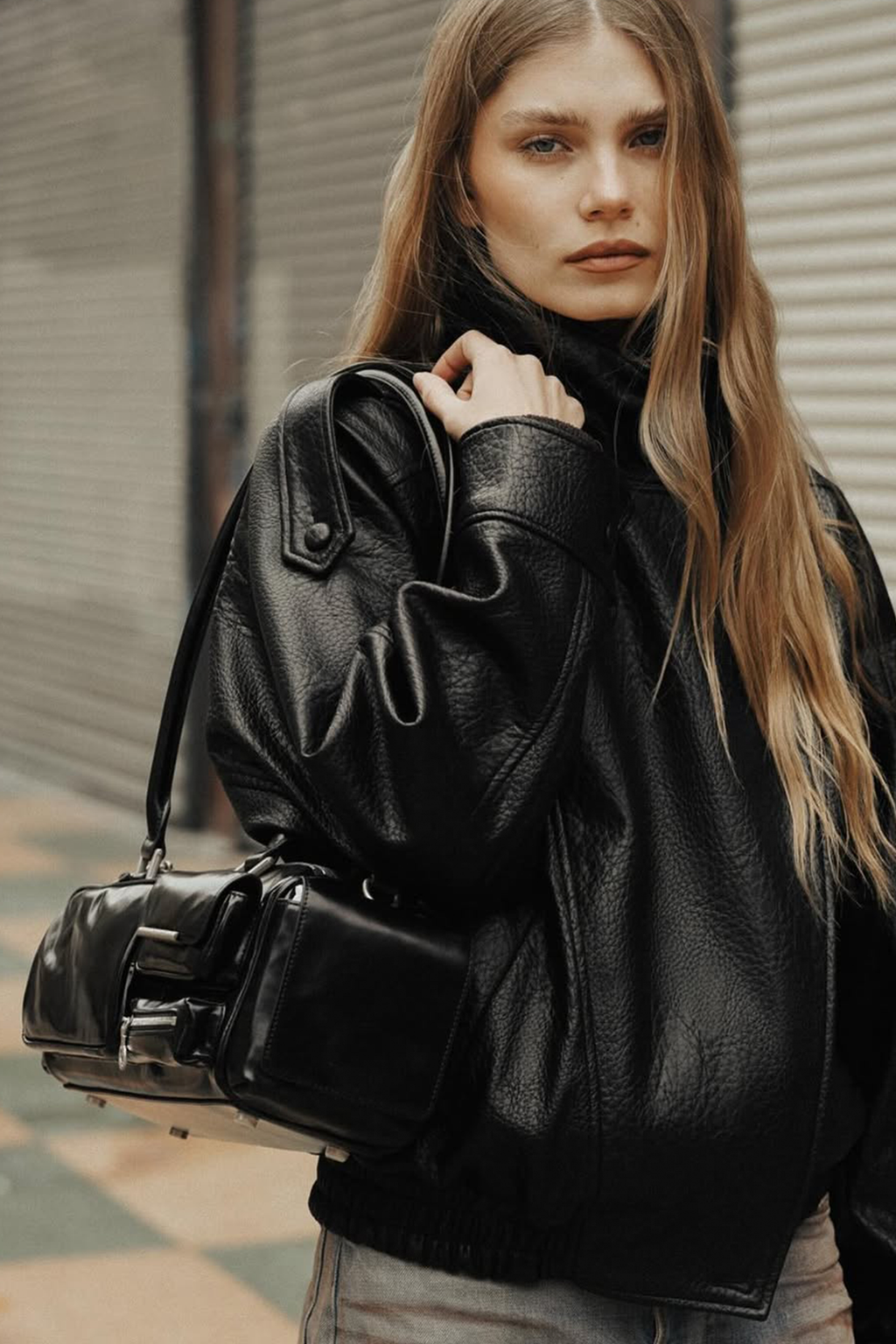 AEST STUDIOS Capture Multipocket Bag - Black