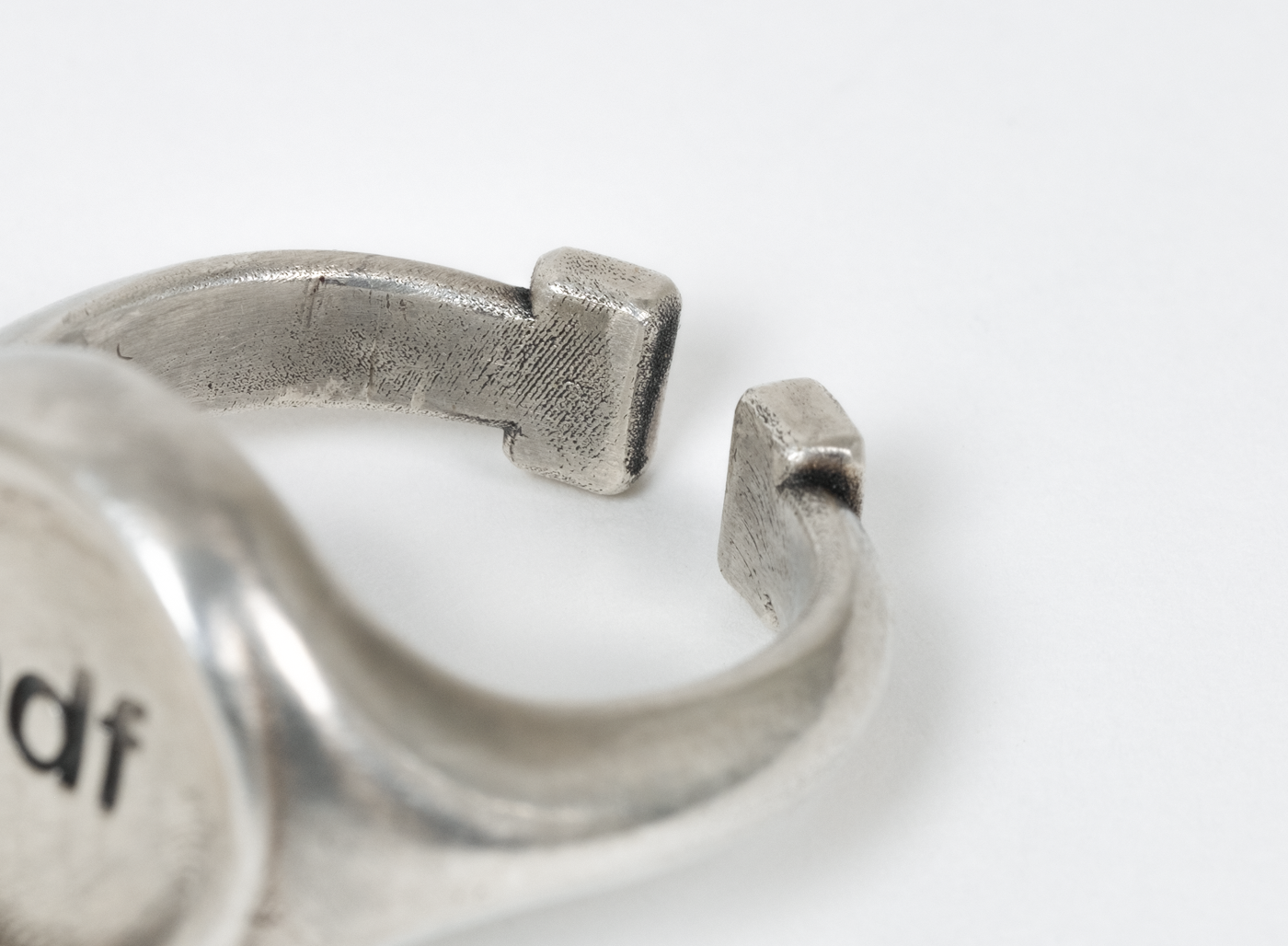 titleofwork Archive.pdf x Artifact Ring