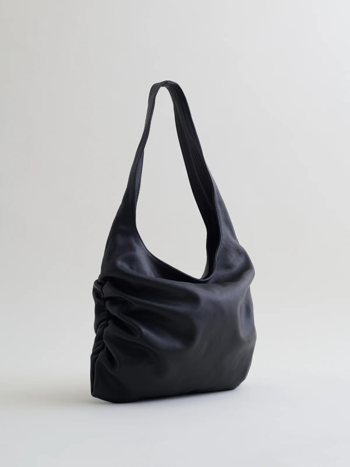 ARE Studio Stella - Black