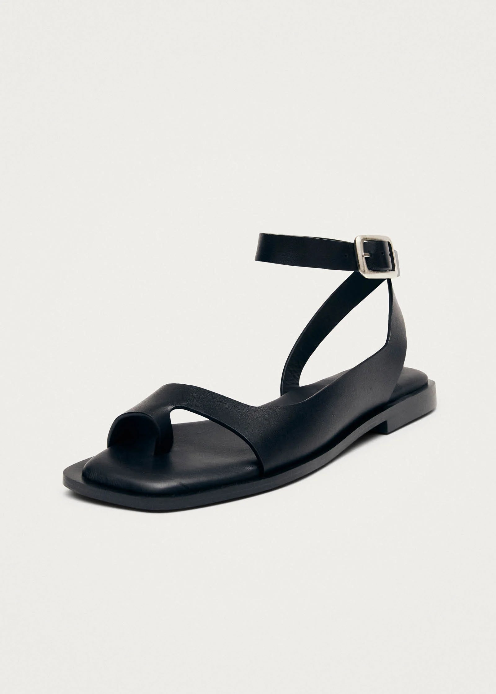 Alohas Tebas Leather Sandals - Black