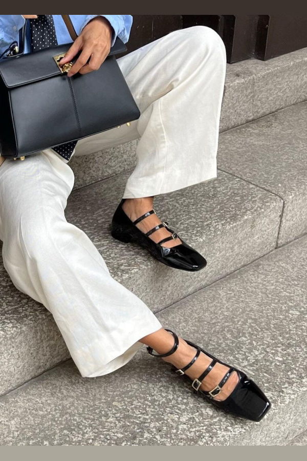 Alohas Gladiator Flats - Black