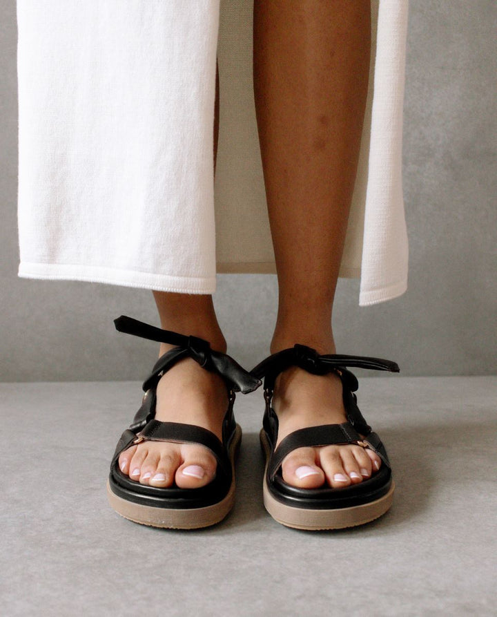 Alohas Tied Together - Black
