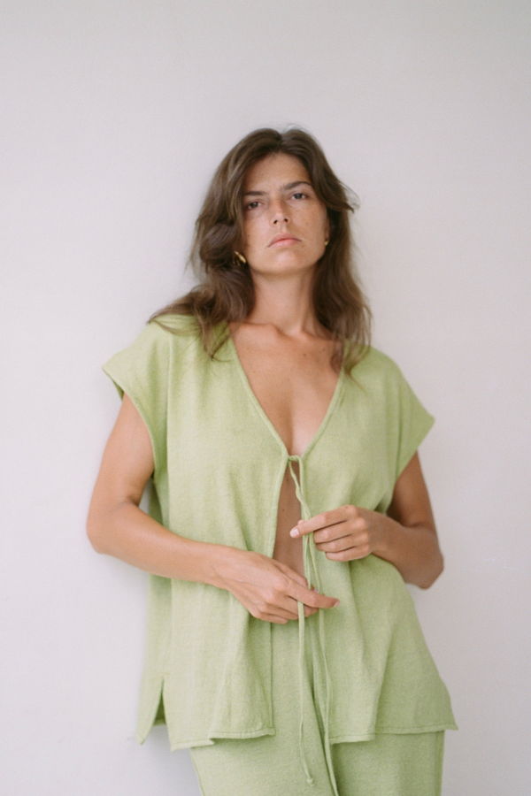 BAHHGOOSE Comf Tie Top