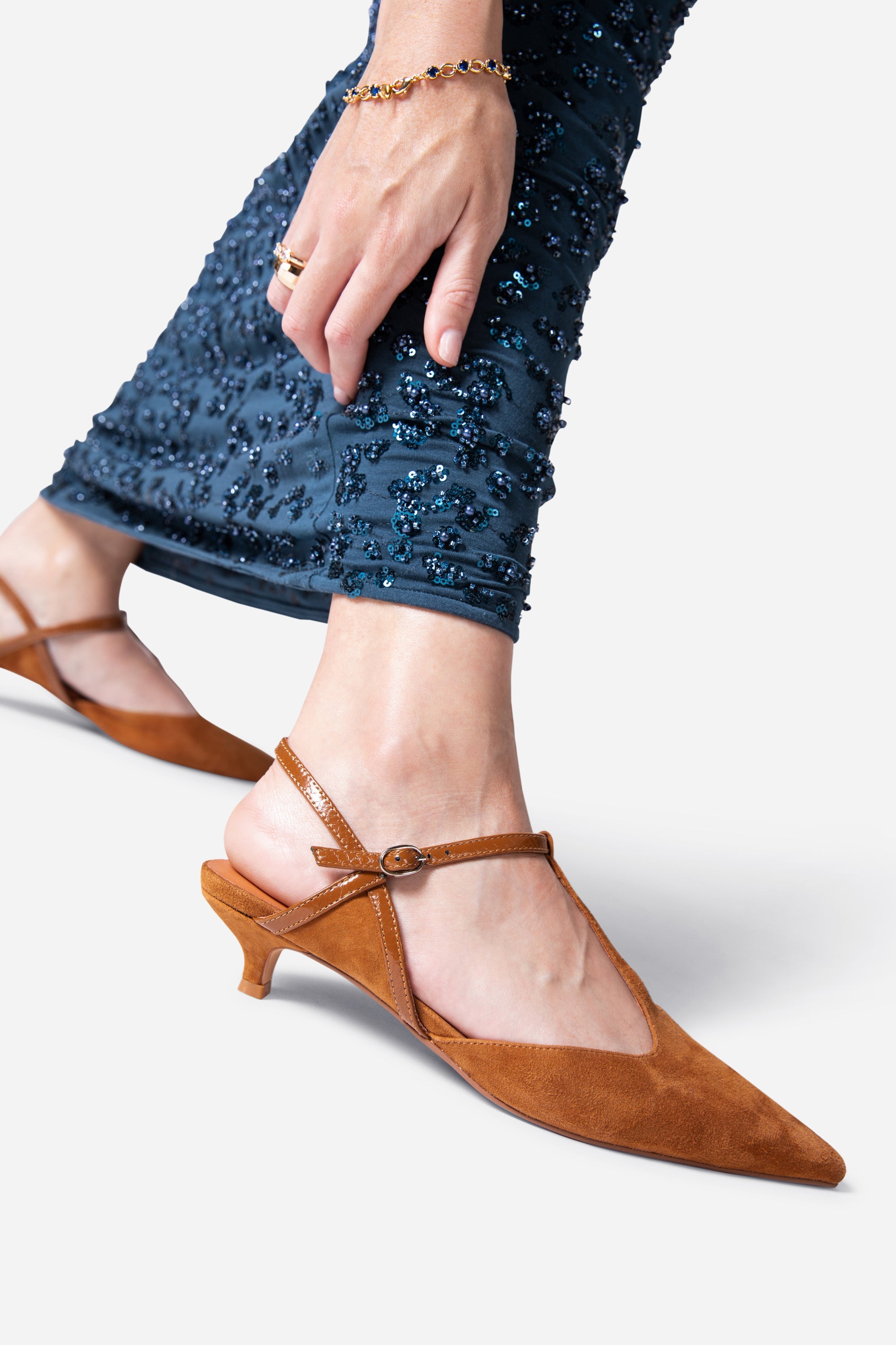 INTENTIONALLY __________. BBGIRL Kitten Heel Pump