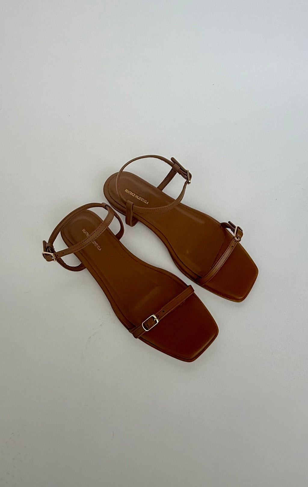 BEATRICE VALENZUELA ANTIGUA SANDAL - brown