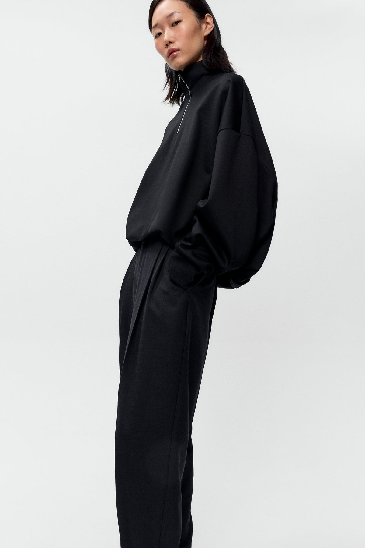 Cordera Balloon Quarter-Zip Sweatshirt - Black
