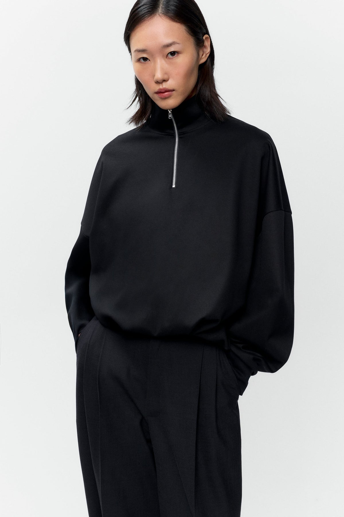 Cordera Balloon Quarter-Zip Sweatshirt - Black
