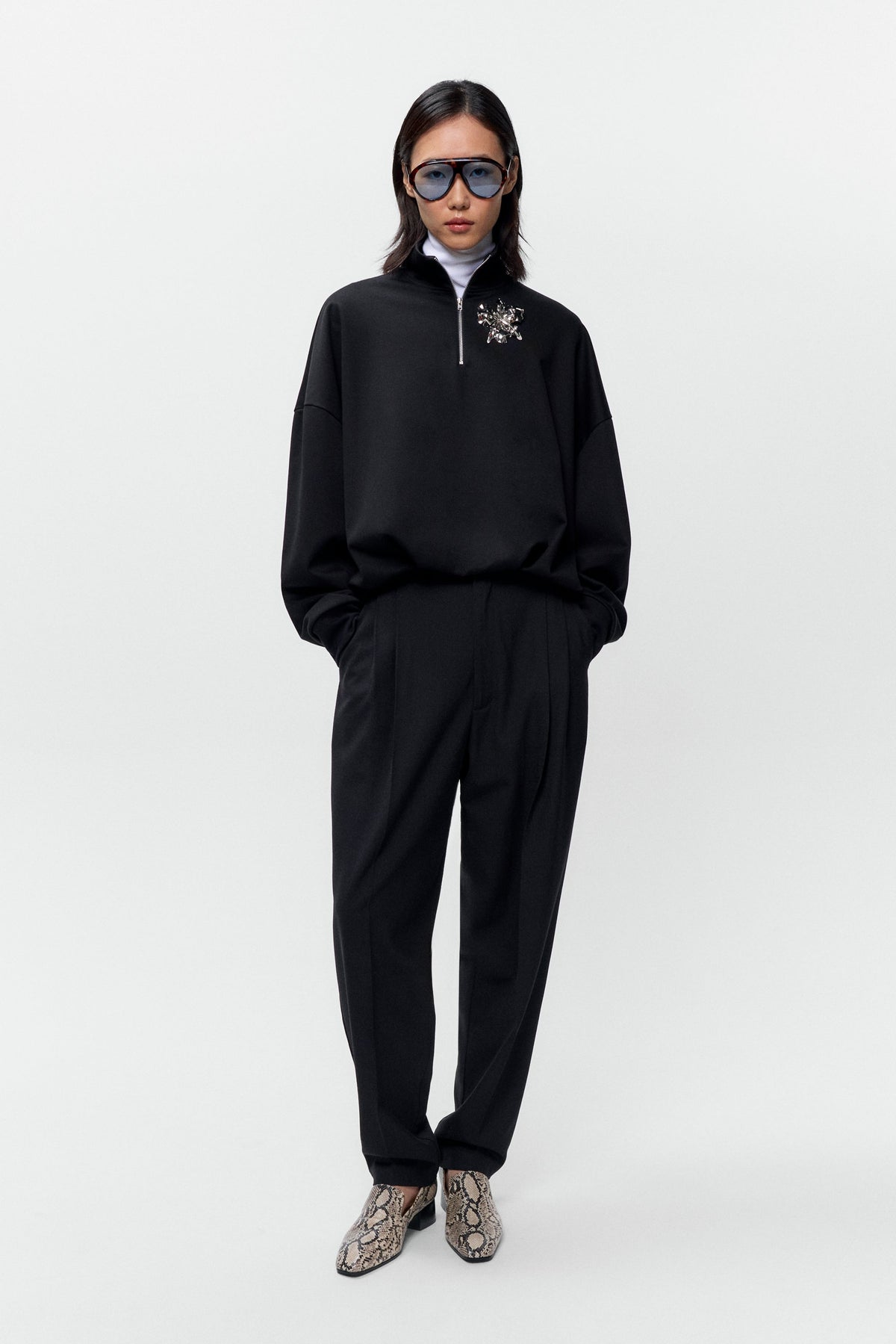 Cordera Balloon Quarter-Zip Sweatshirt - Black