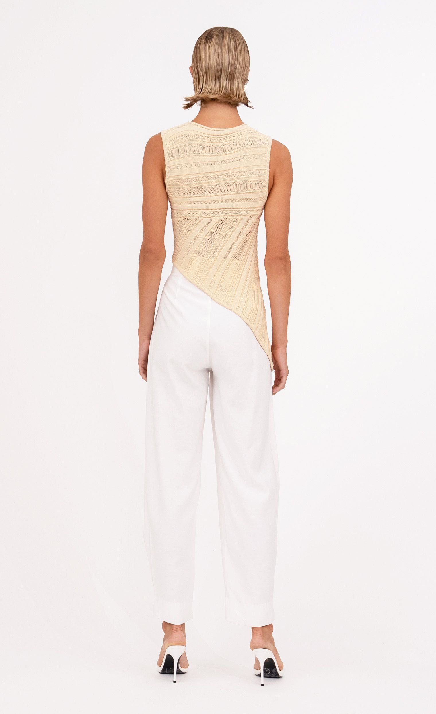 Nonchalant Label Banks Top - Ecru