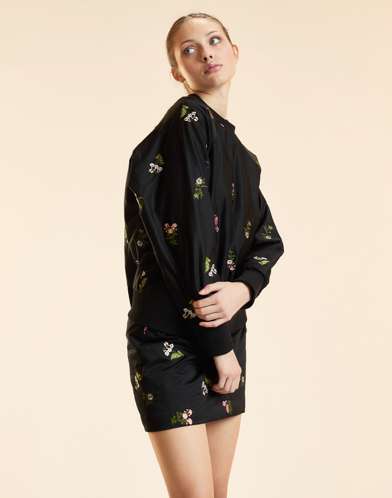 Cynthia Rowley Bouquet Embroidered Pullover Sweatshirt - Black