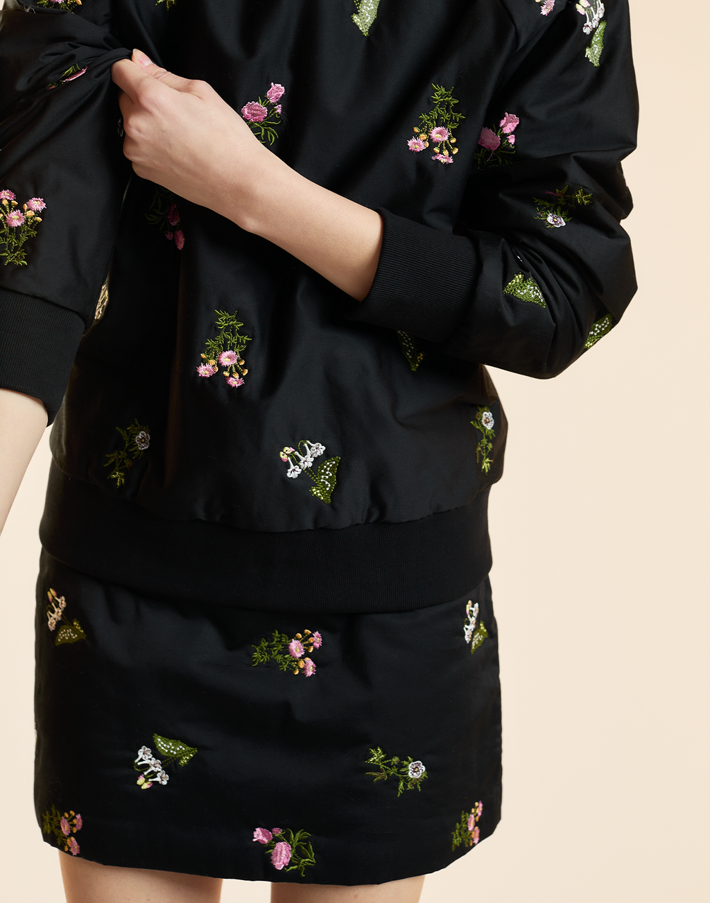 Cynthia Rowley Bouquet Embroidered Pullover Sweatshirt - Black