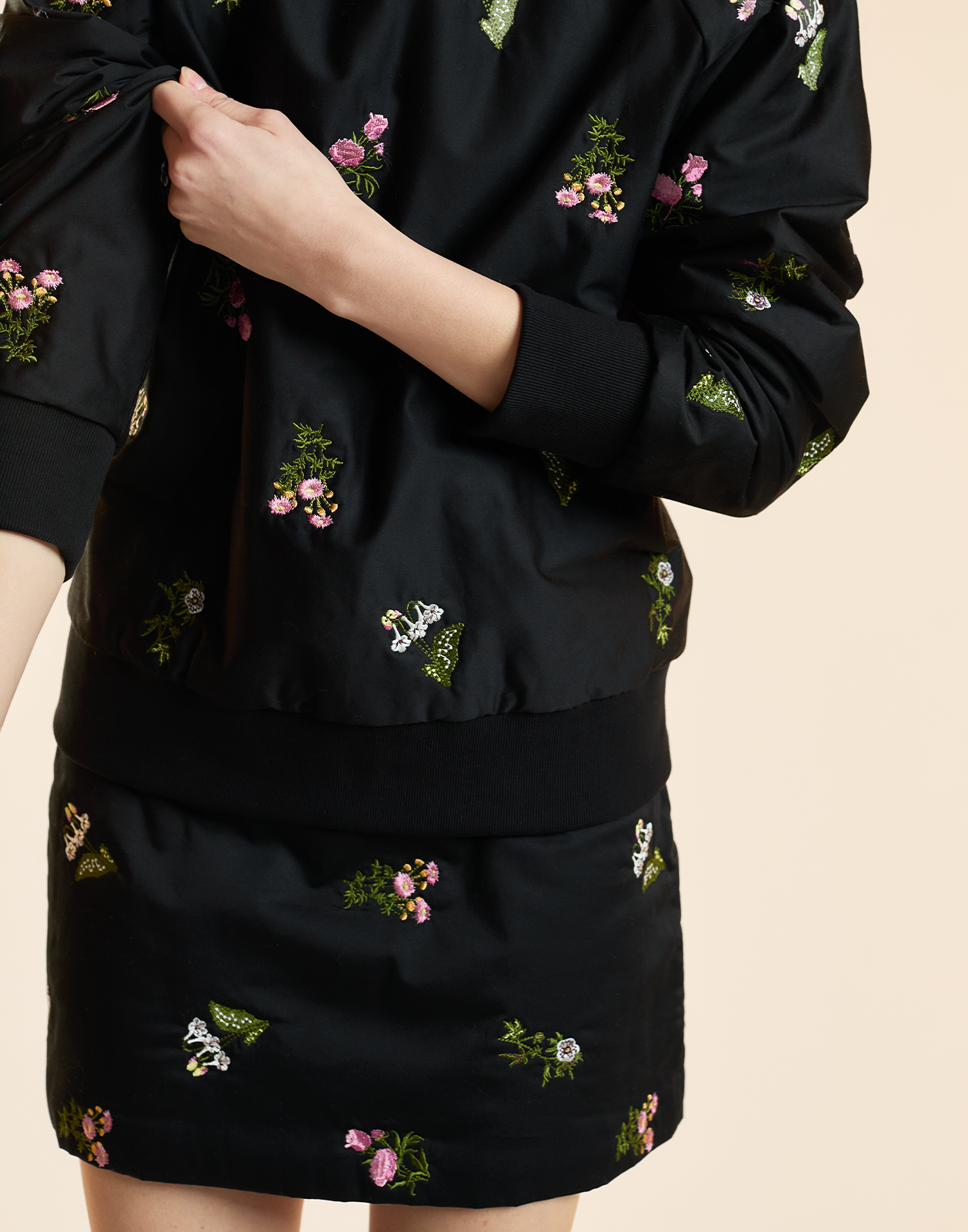 Cynthia Rowley Bouquet Embroidered Pullover Sweatshirt - Black