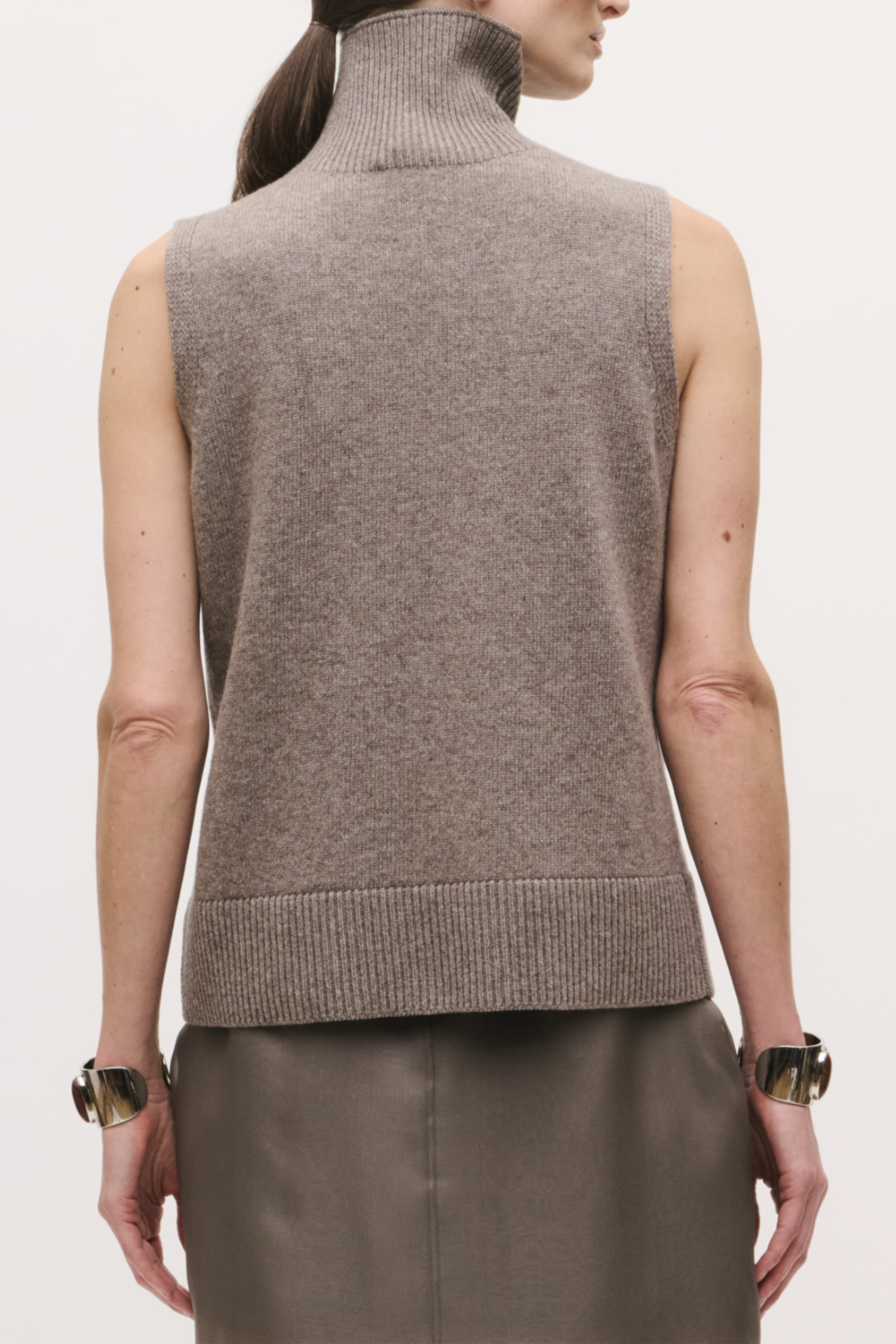 Brandon Maxwell The Bruno Sleeveless Hi Neck Sweater - Truffle