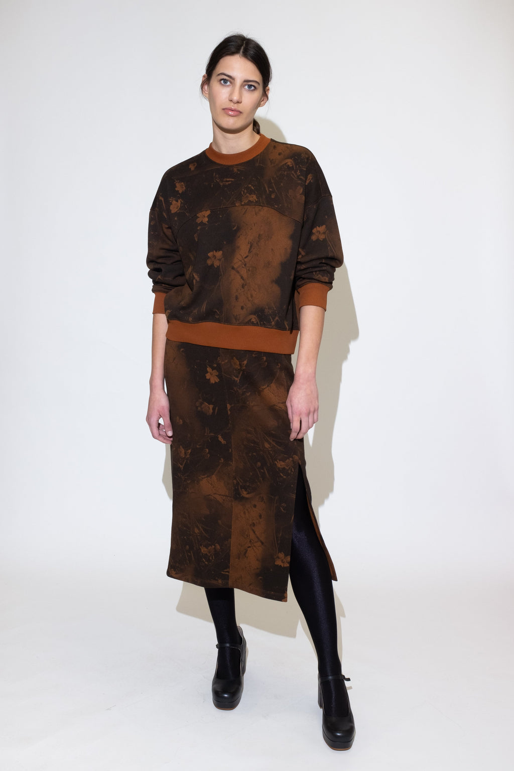 Untitled in Motion Brigite Sweatskirt - Faskomilo/Brown