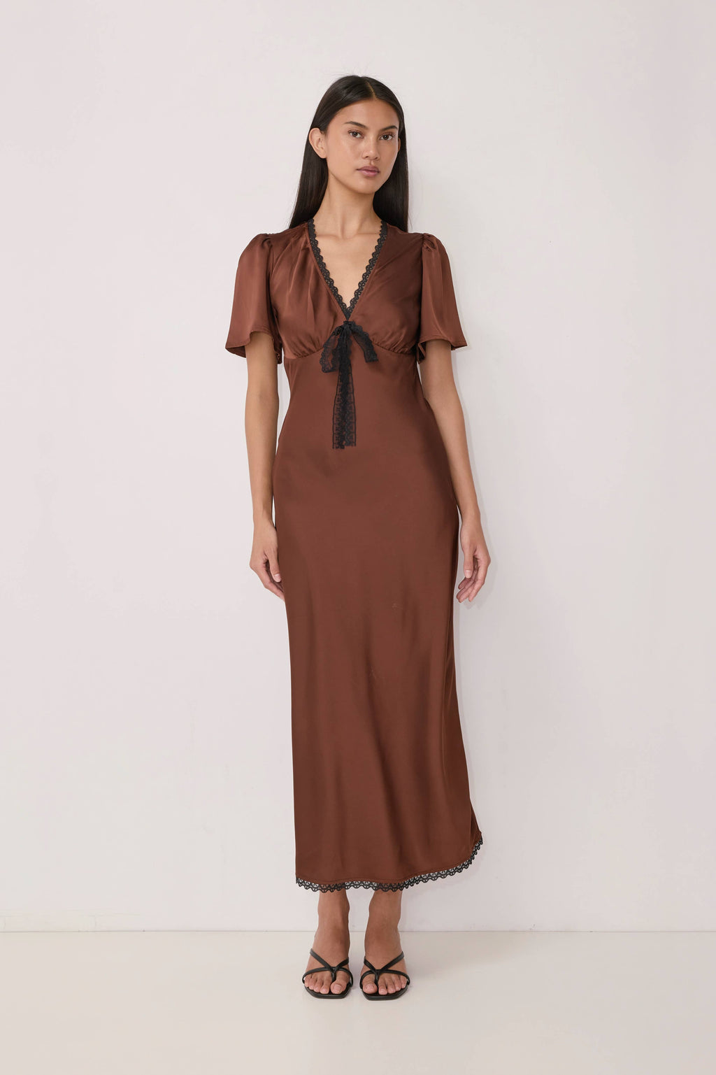 Mod Ref Estelle V-Neck Dress