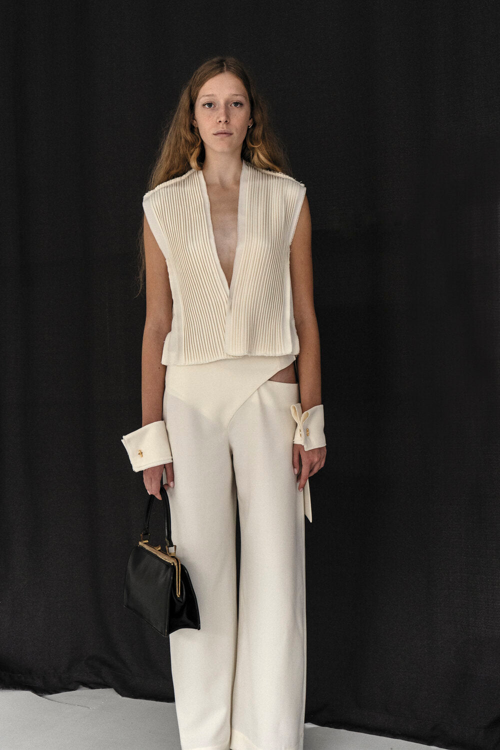K M by L A N G E RAW CLIPS VEST - cream
