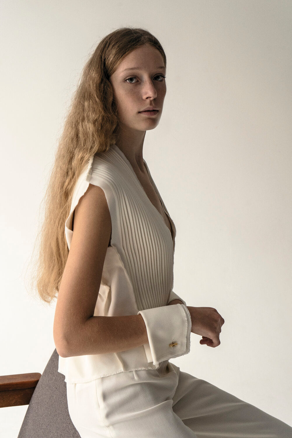 K M by L A N G E RAW CLIPS VEST - cream
