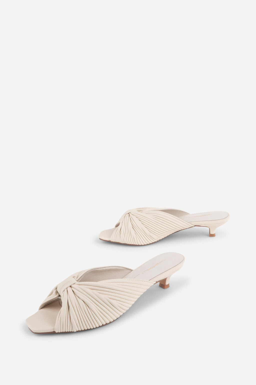 "INTENTIONALLY __________." Curfew Leather Kitten Heel - Cream/Black/Clay