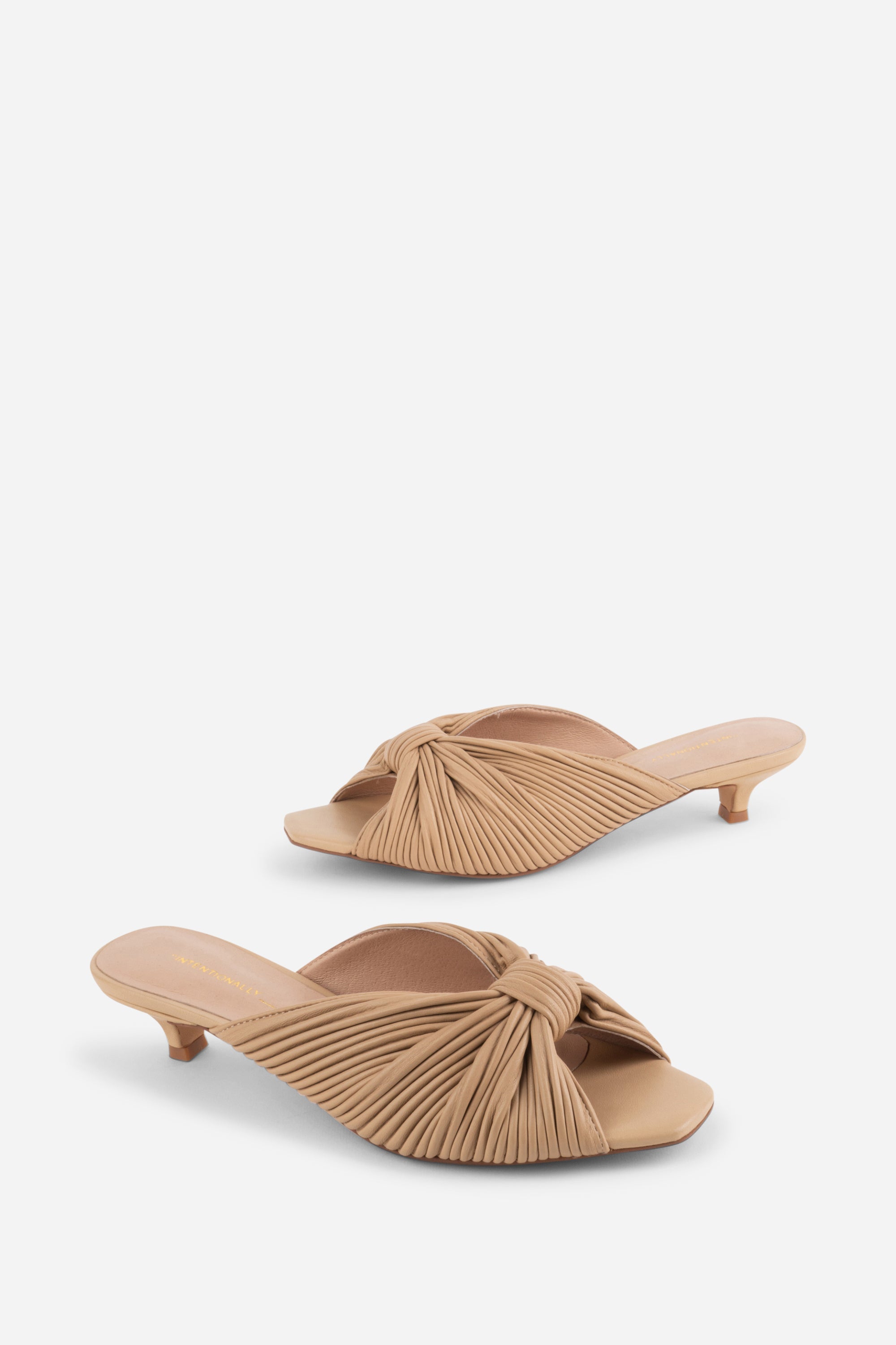 "INTENTIONALLY __________." Curfew Leather Kitten Heel - Cream/Black/Clay