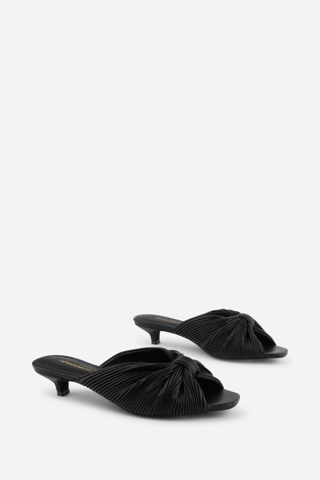 "INTENTIONALLY __________." Curfew Leather Kitten Heel - Cream/Black/Clay