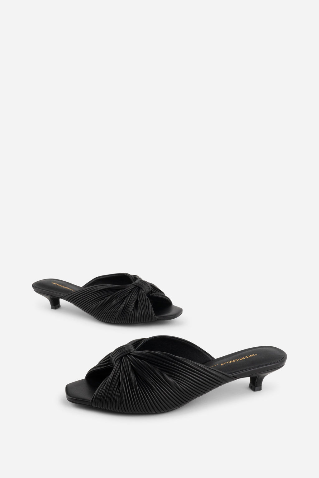 "INTENTIONALLY __________." Curfew Leather Kitten Heel - Cream/Black/Clay