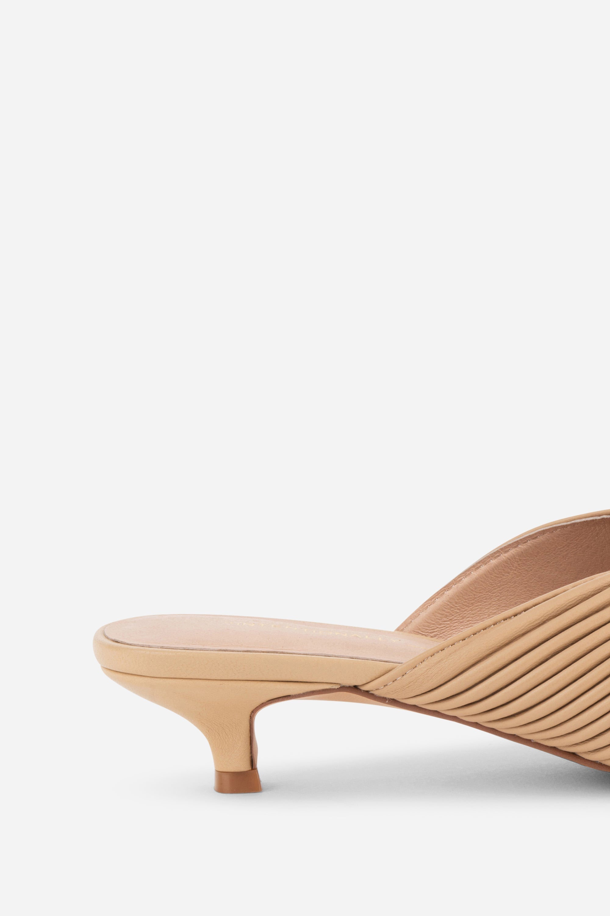 "INTENTIONALLY __________." Curfew Leather Kitten Heel - Cream/Black/Clay