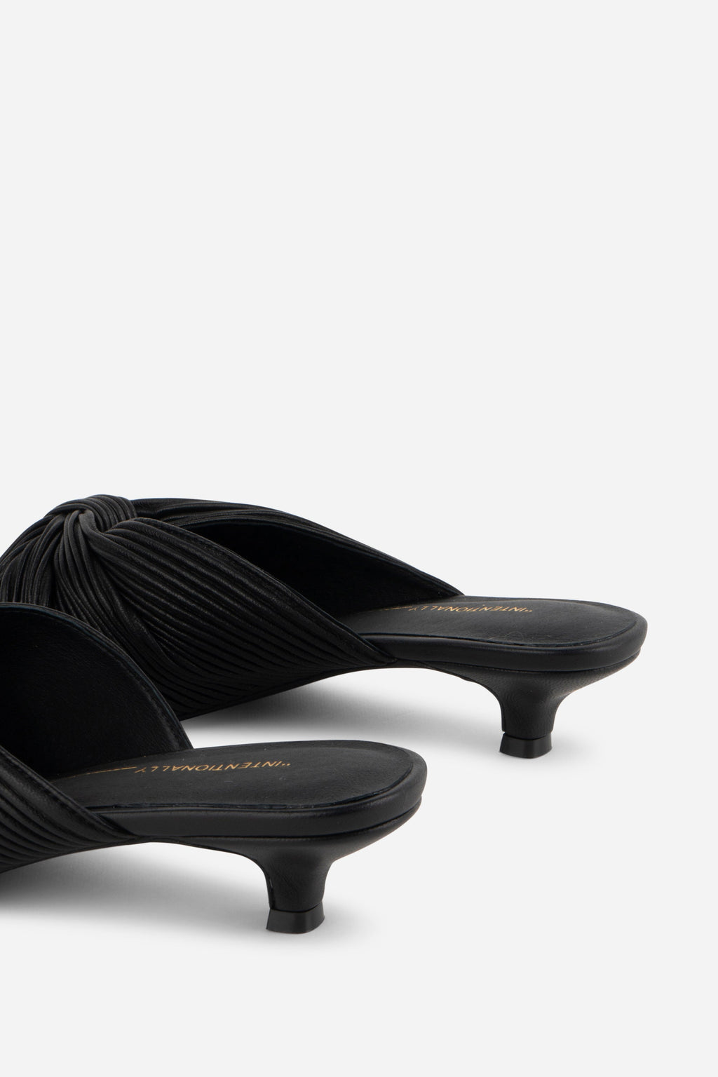 "INTENTIONALLY __________." Curfew Leather Kitten Heel - Cream/Black/Clay