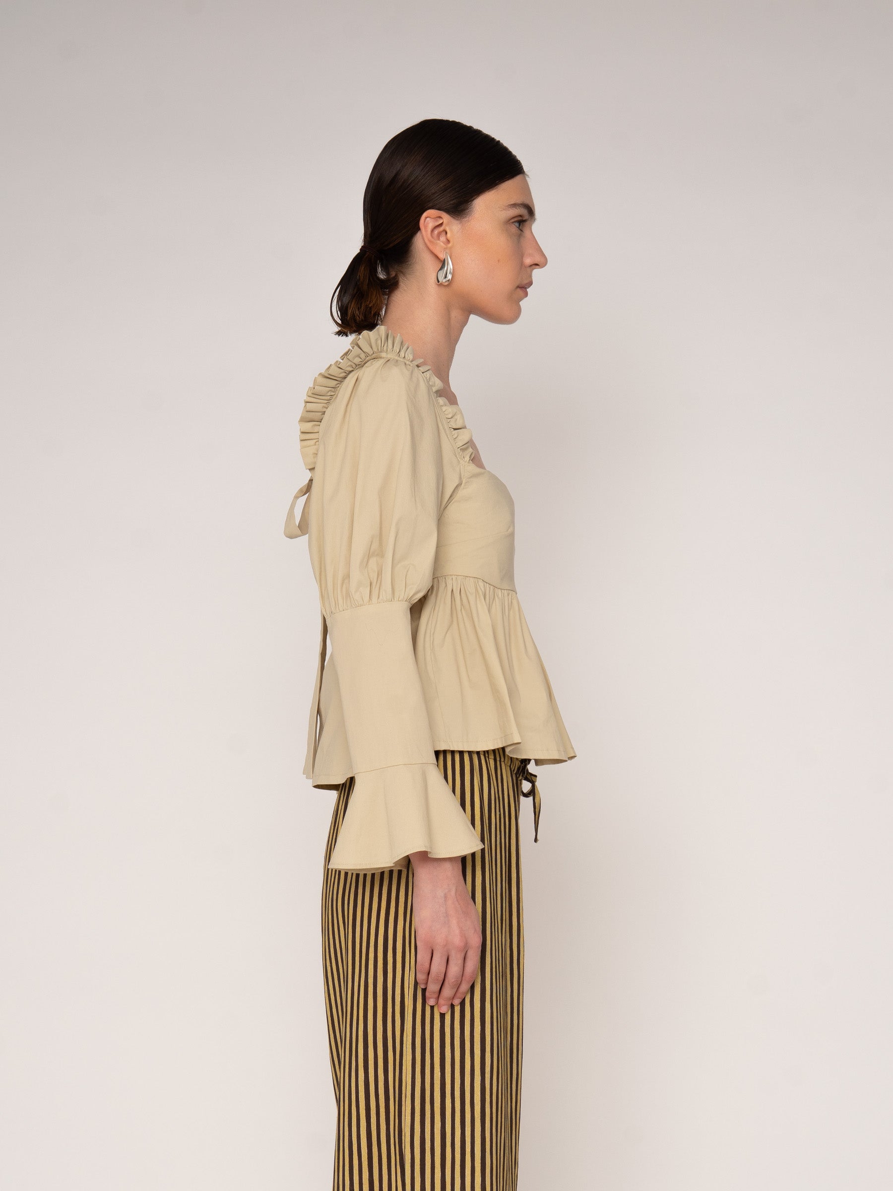 Carmensays Chambre Ruffle Blouse - Beige