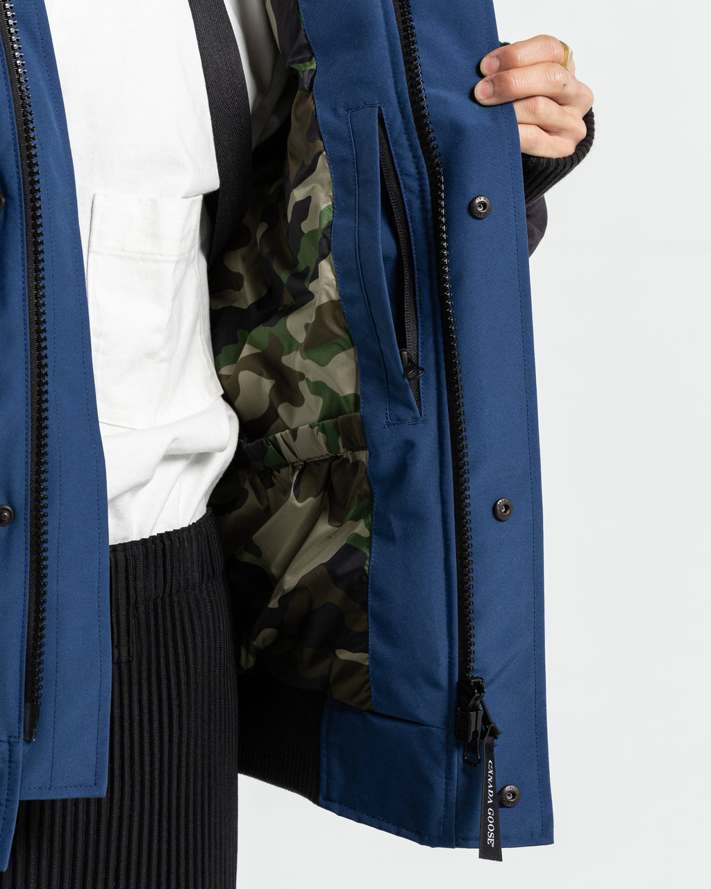 Canada Goose Chilliwack Regeneration Bomber - Navy