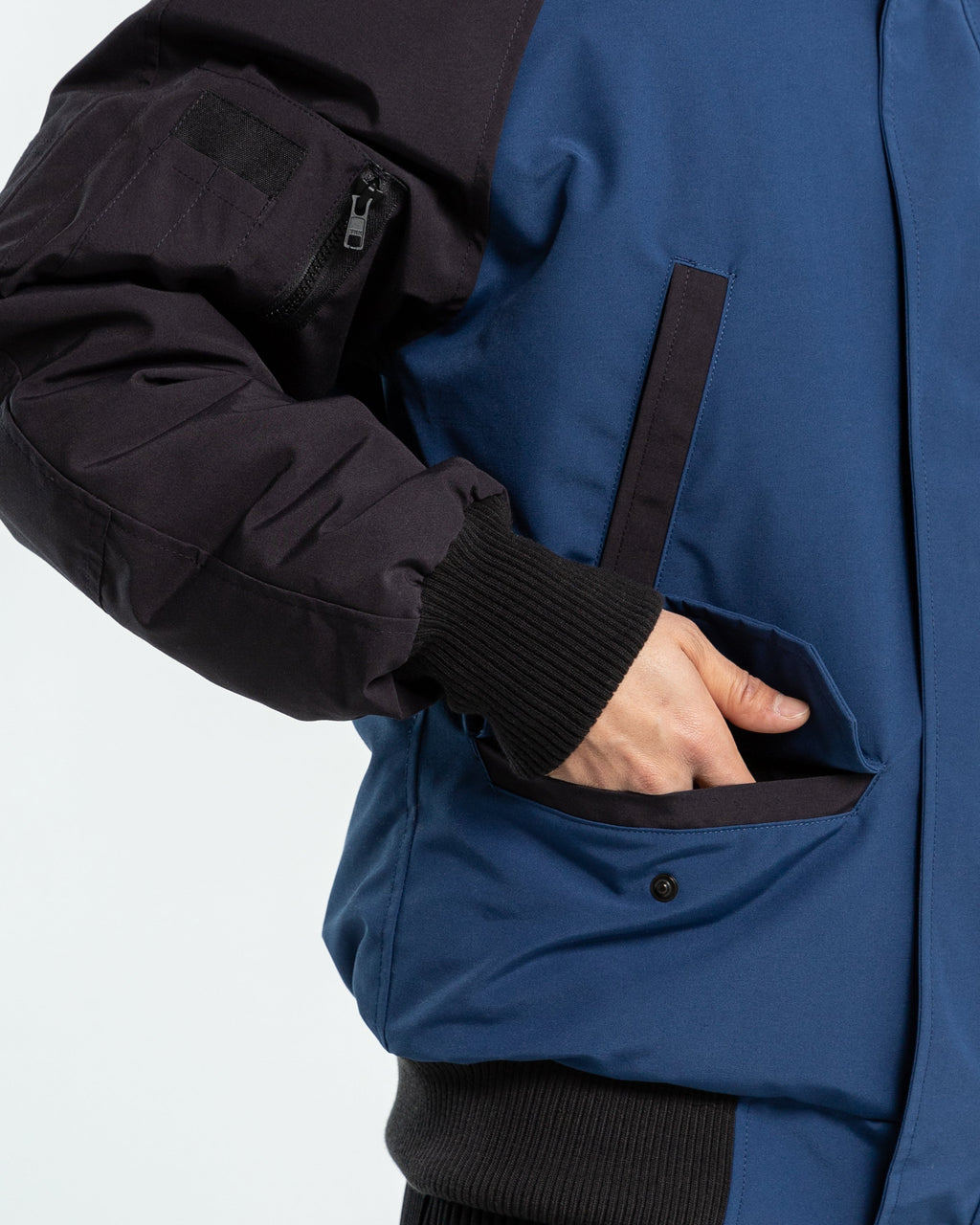 Canada Goose Chilliwack Regeneration Bomber - Navy