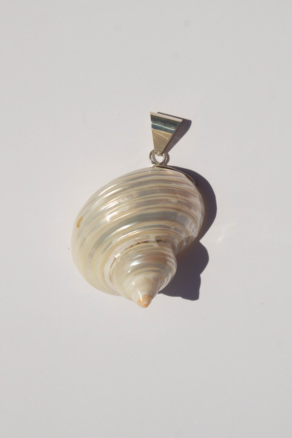 Odissea NY Conch Pendant Necklace