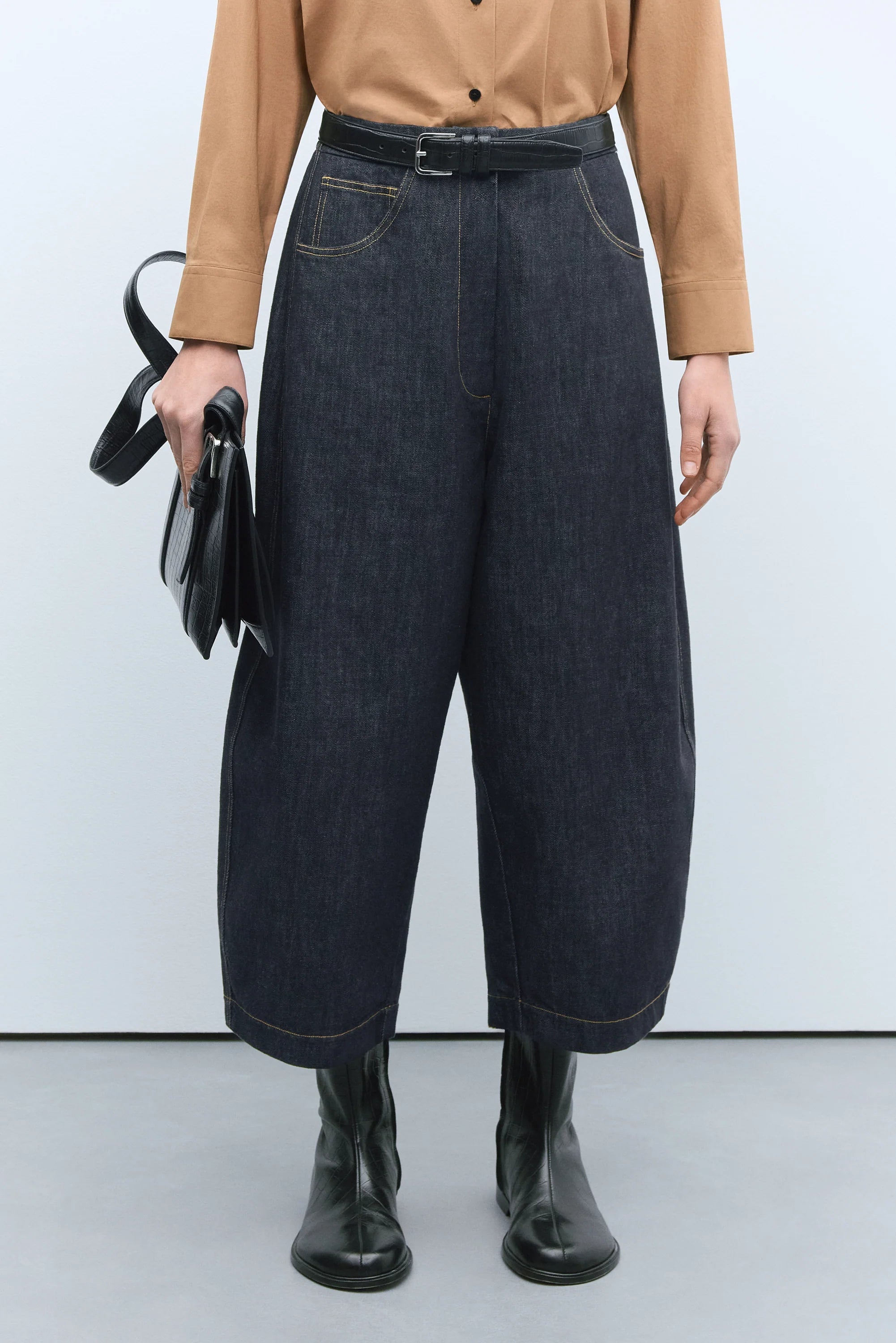 Cordera Denim Curved Pants - Black