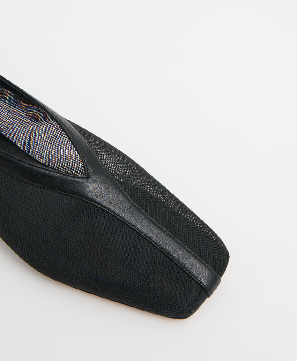 Mansur Gavriel Contorno Square V Flat - Black