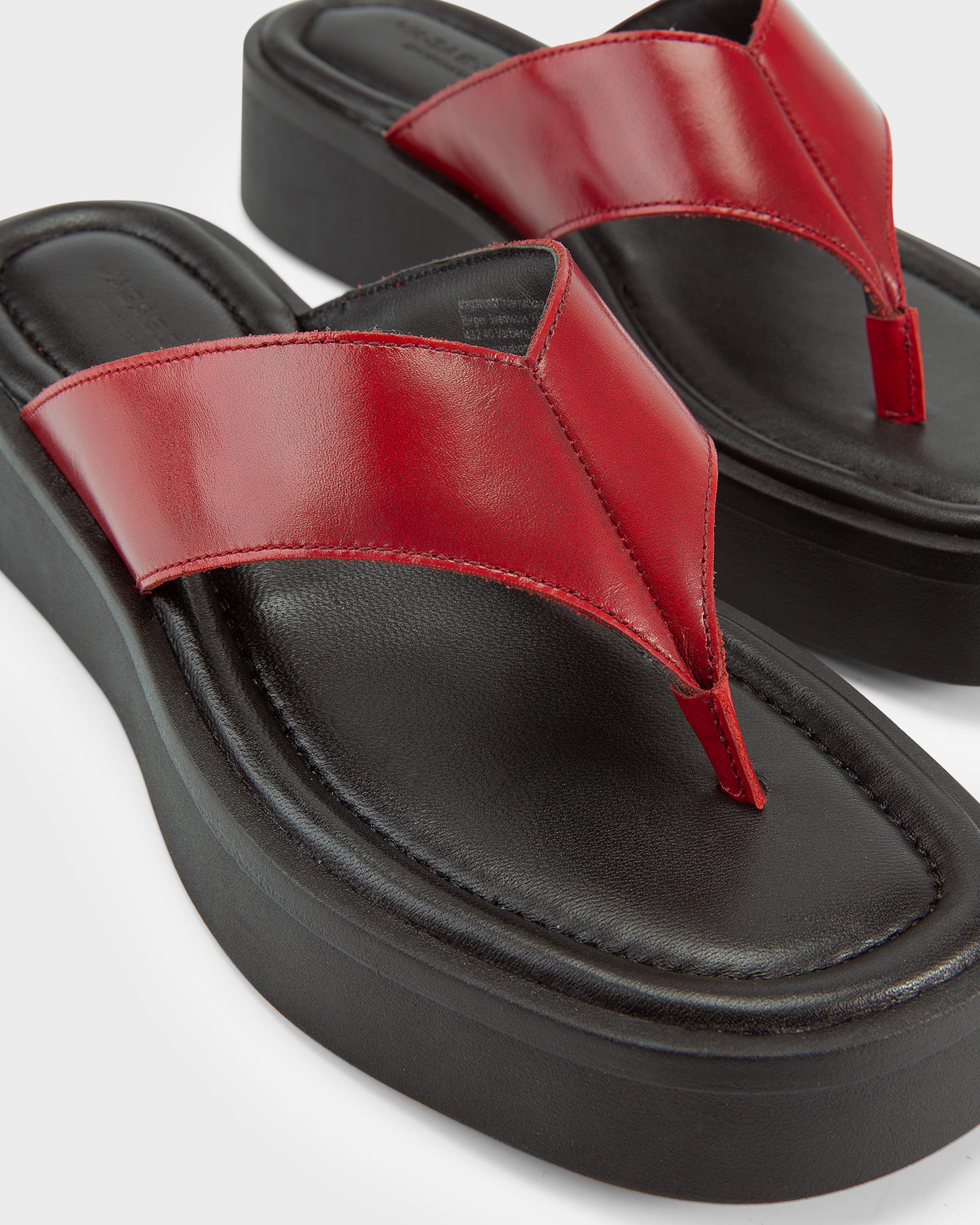 Vagabond Danya Sandal - Black/Red