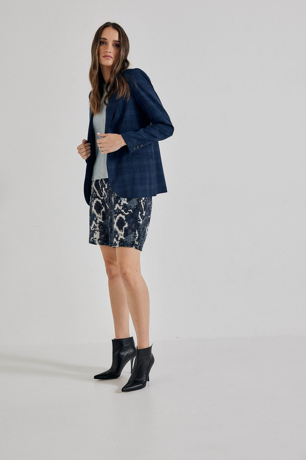 Lindsay Nicholas New York Freya Short