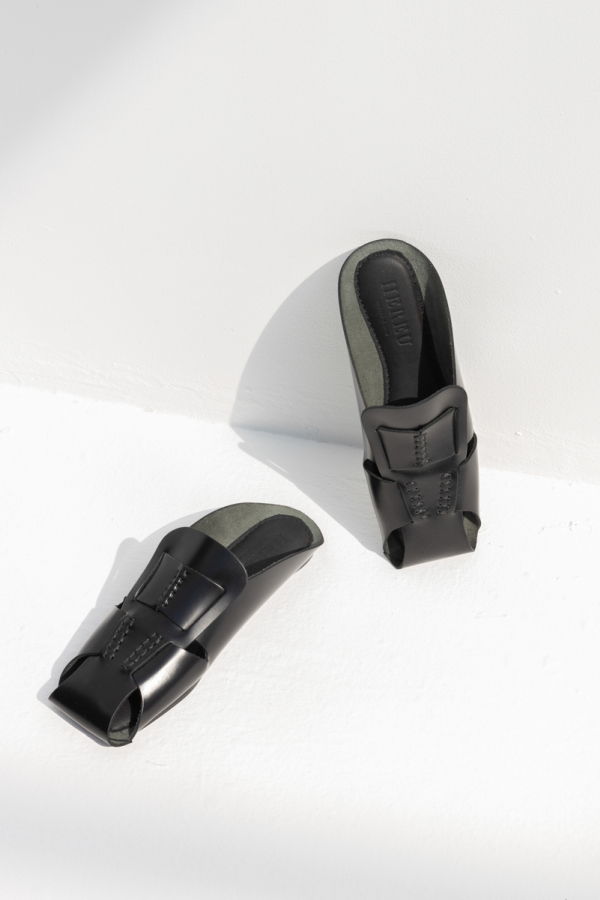 HEREU MUNTANA FLAT MULE - BLACK
