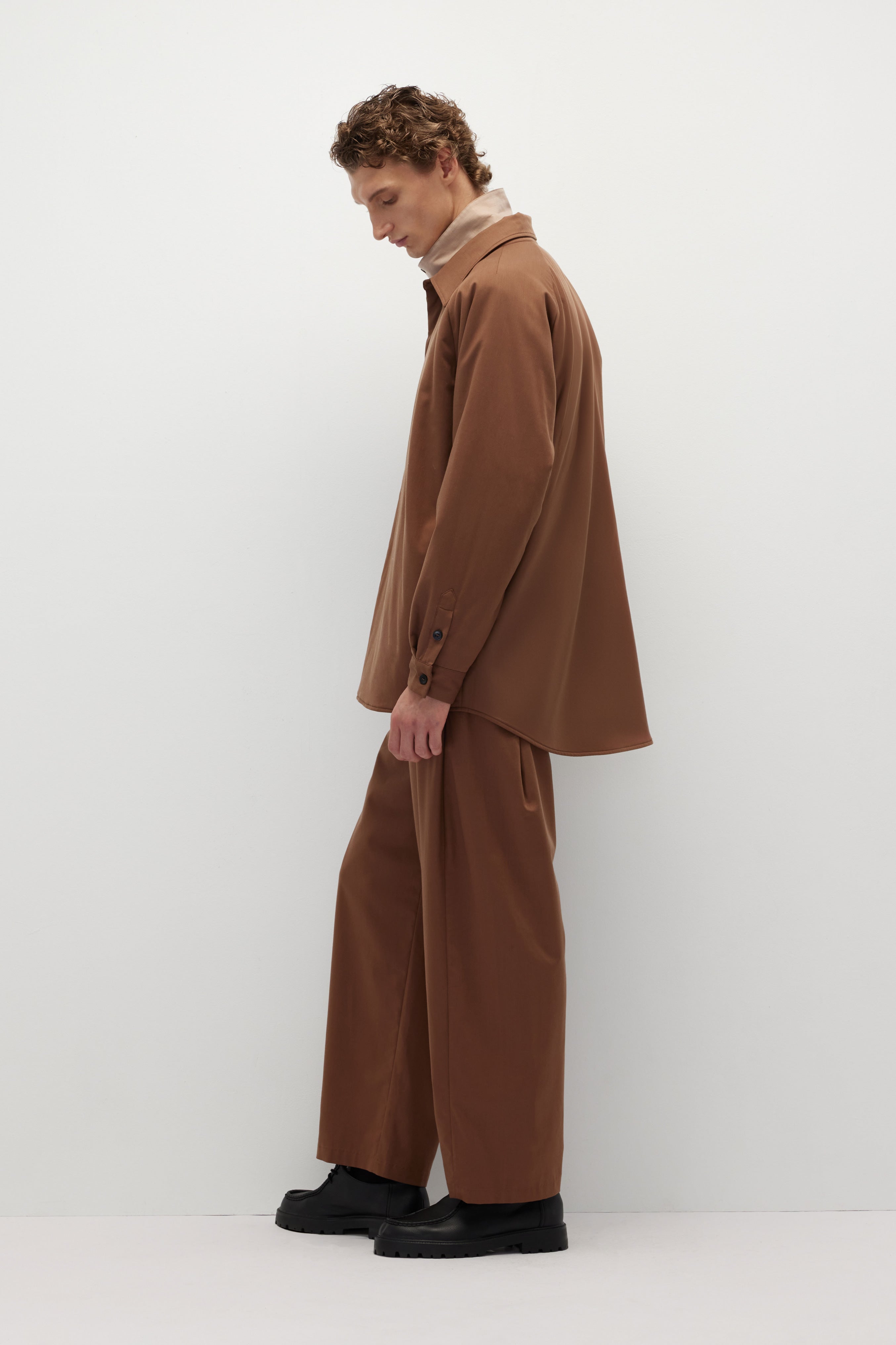 HUNDR. Low-Waist Pleated Slim-Fit Trousers