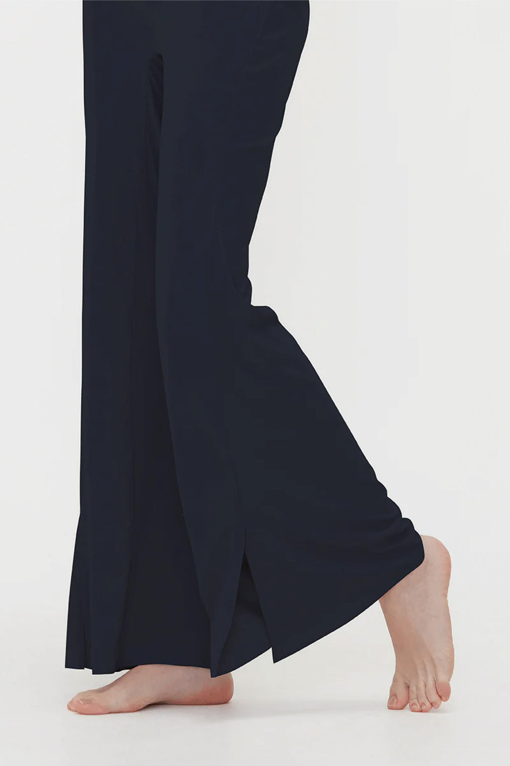 HUNDR. TENCEL™ Modal Flared Pants