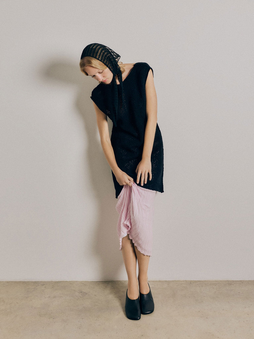 Rus Hoshi Lace Triangle Scarf - Black