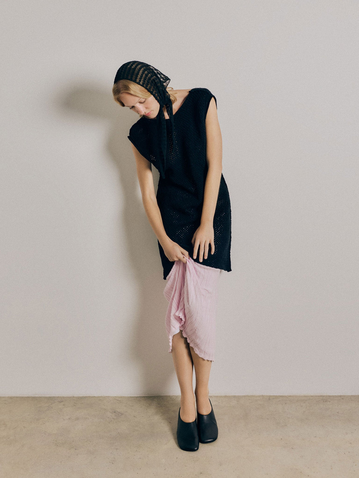 Rus Hoshi Lace Triangle Scarf - Black