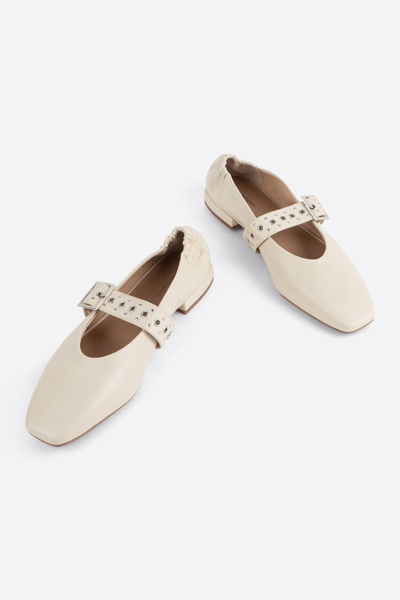 "INTENTIONALLY __________." FORUM MARY JANE - Cream/Black