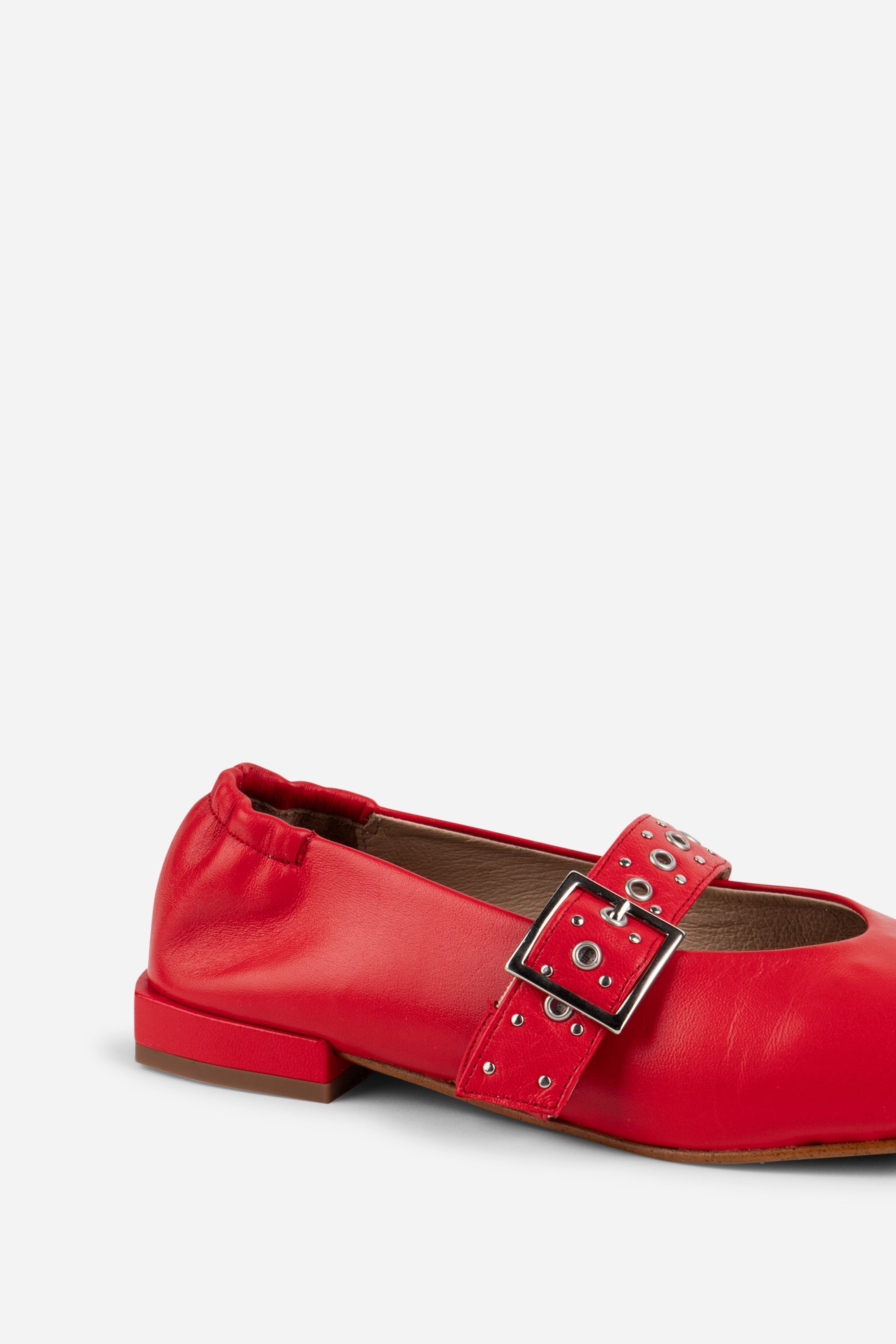 "INTENTIONALLY __________." FORUM MARY JANE - Cream/Black