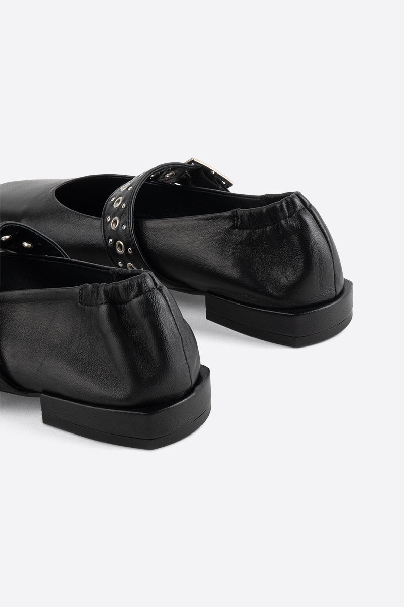 "INTENTIONALLY __________." FORUM MARY JANE - Cream/Black