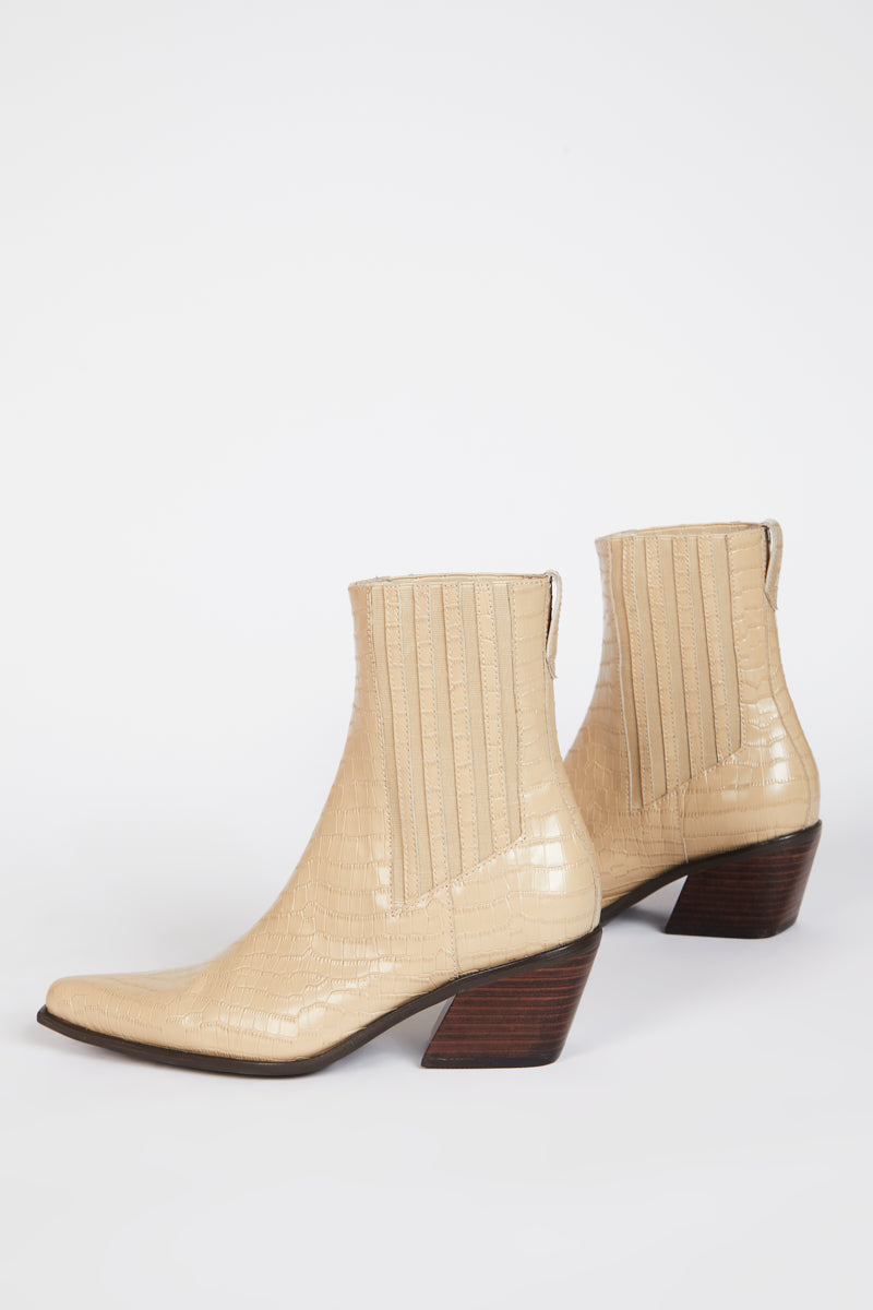 "INTENTIONALLY __________." Hillary Croc Heeled Boot - Apple/Ojai