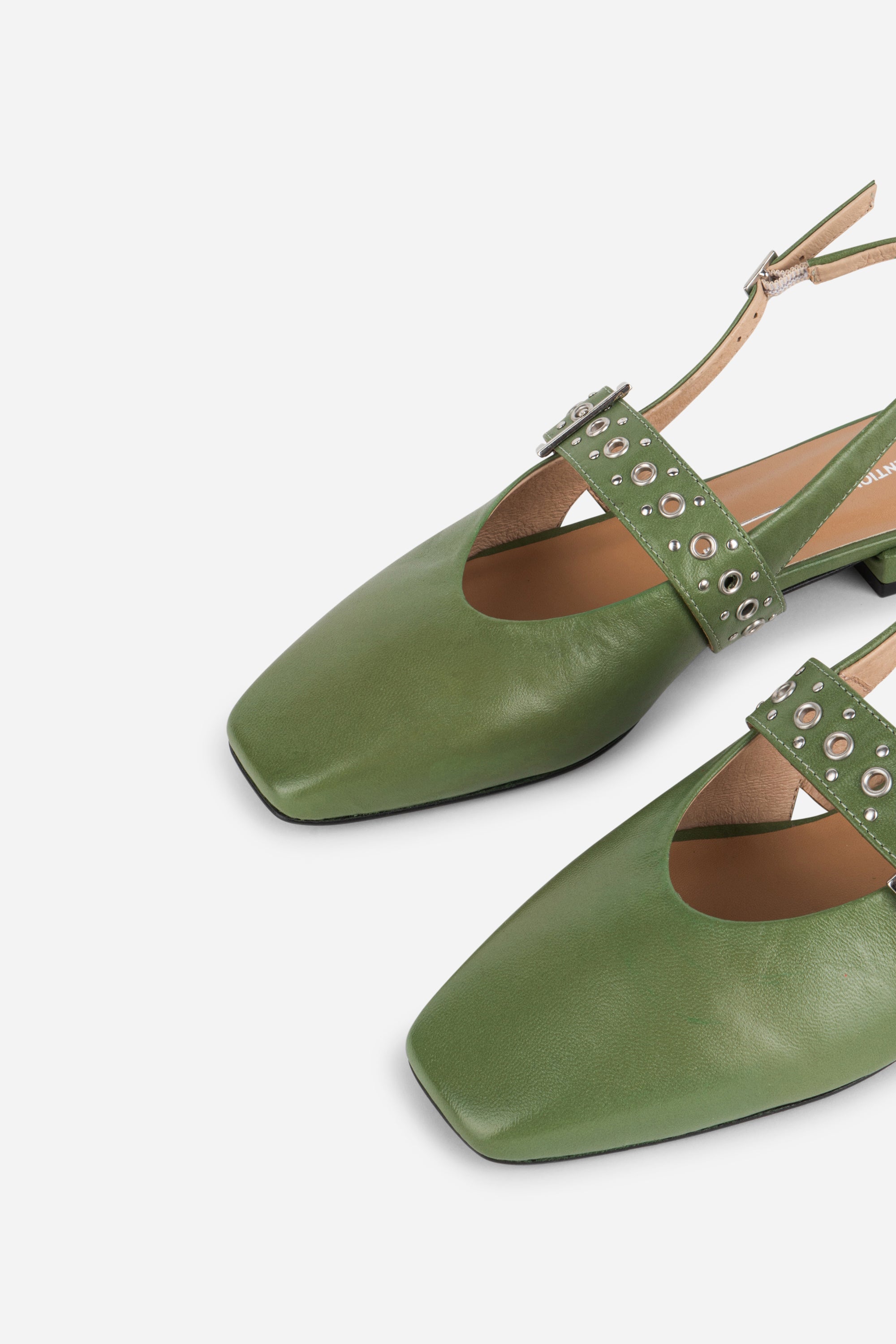 "INTENTIONALLY __________." PEARL SLINGBACK NATURAL SOLE BALLET FLAT - Red/Cream
