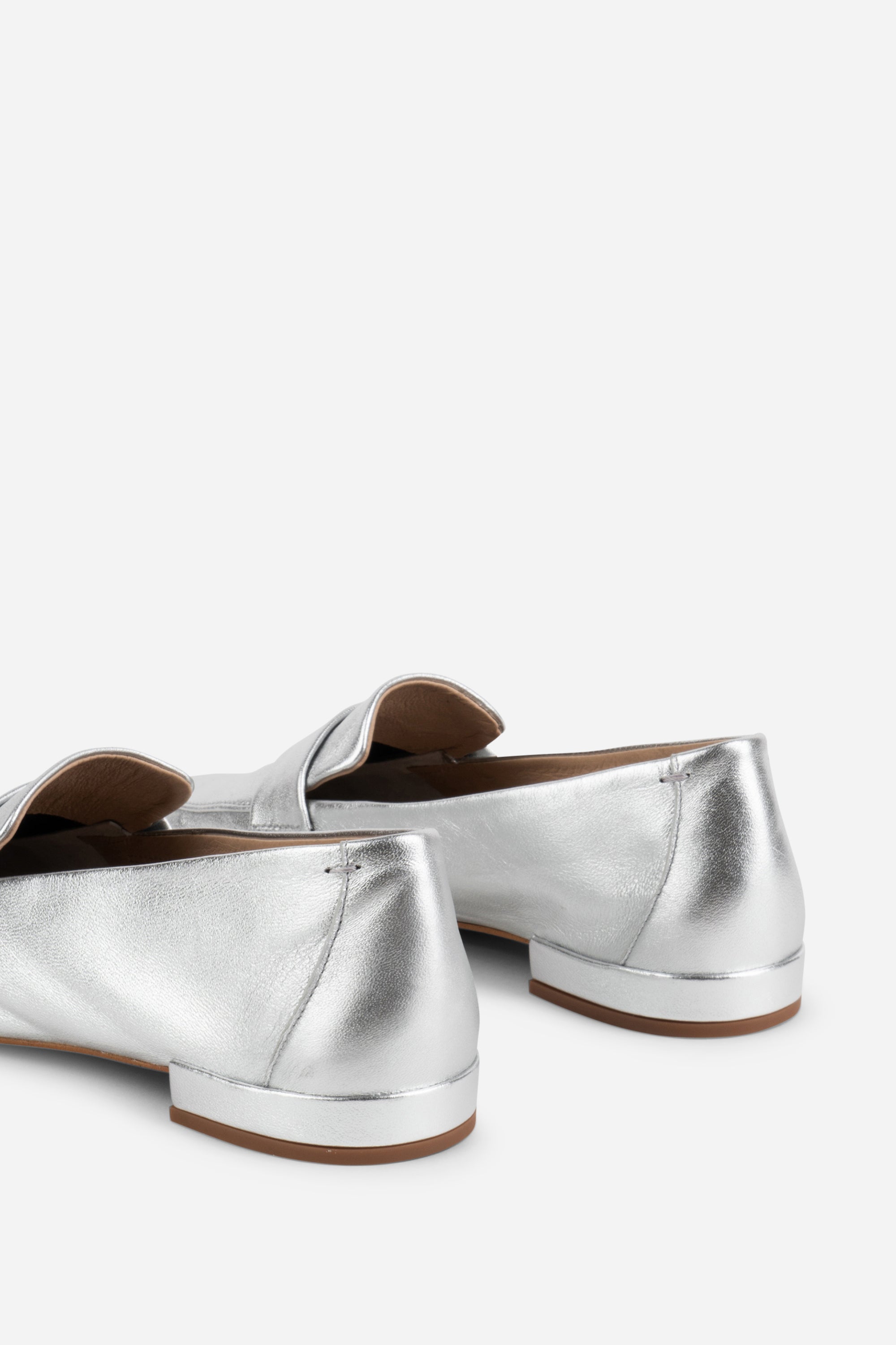 "INTENTIONALLY __________." PINKY LOAFER - Multi