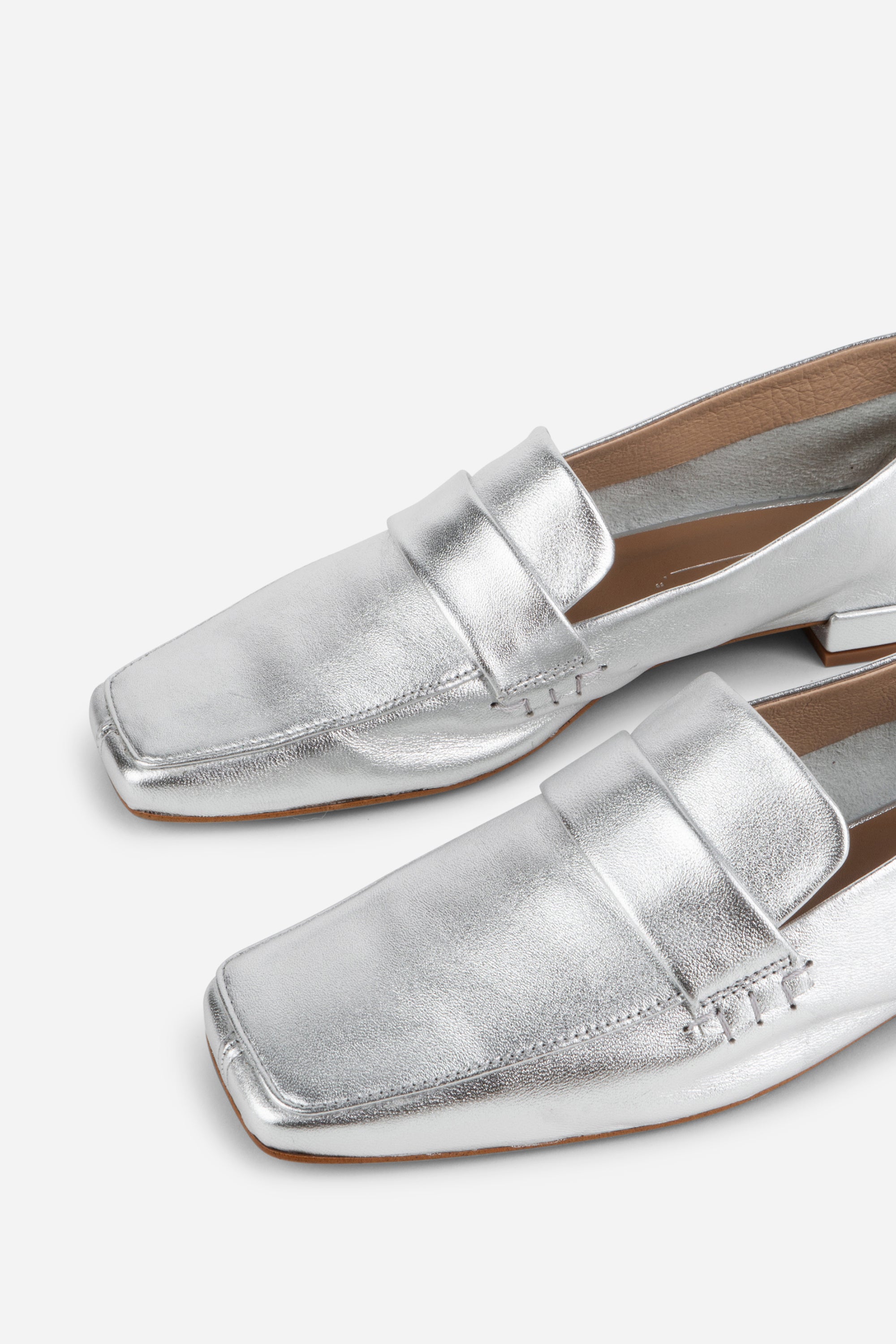 "INTENTIONALLY __________." PINKY LOAFER - Multi